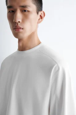 OVERSIZED-T-SHIRT MIT LAGENEFFEKT