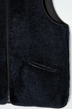 OVERSIZED-WESTE AUS KUNSTLAMMFELL