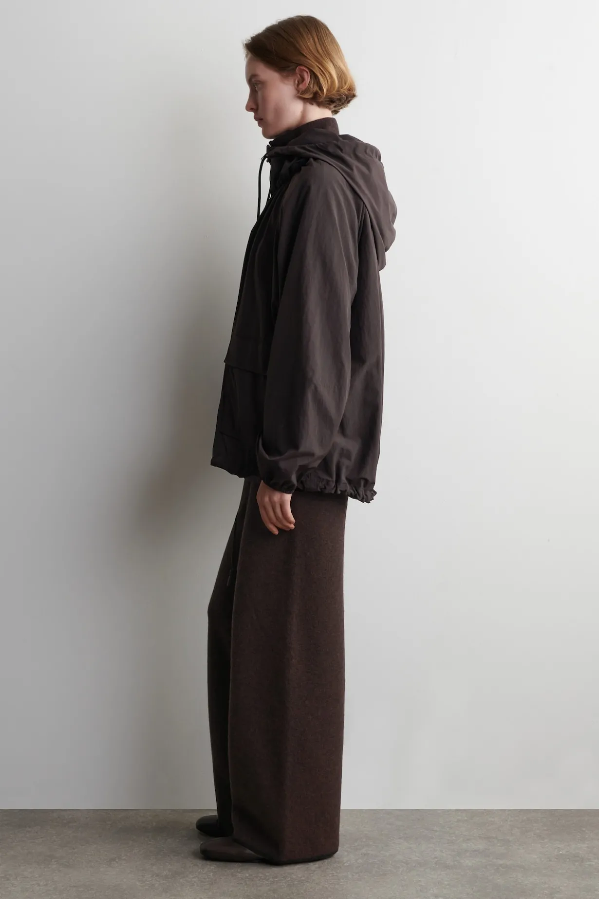 PARKA AUS FUNKTIONSMATERIAL MIT KAPUZE