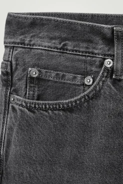 PILLAR JEANS MIT SCHMAL ZULAUFENDEM BEIN