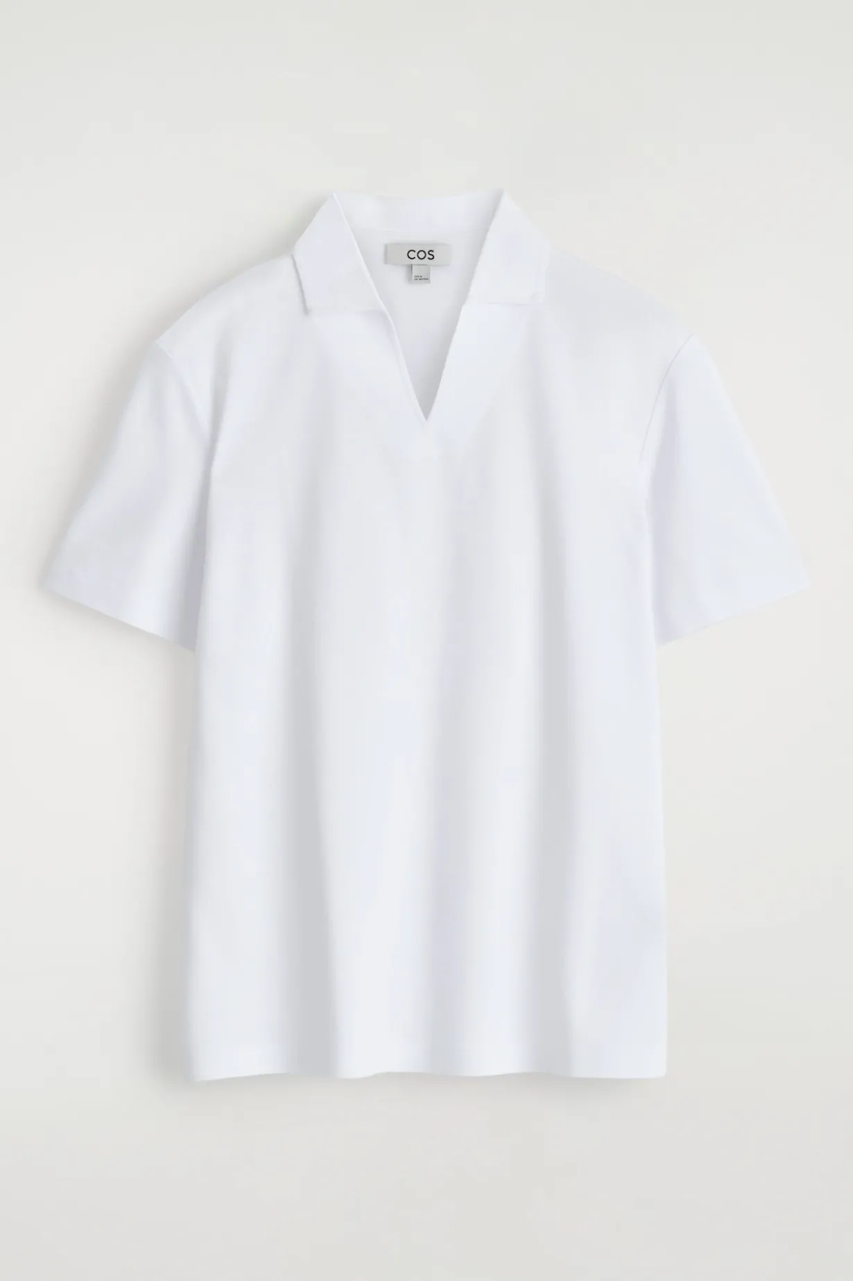 PIQUÉ-POLOSHIRT AUS TECHNISCHEM MATERIAL