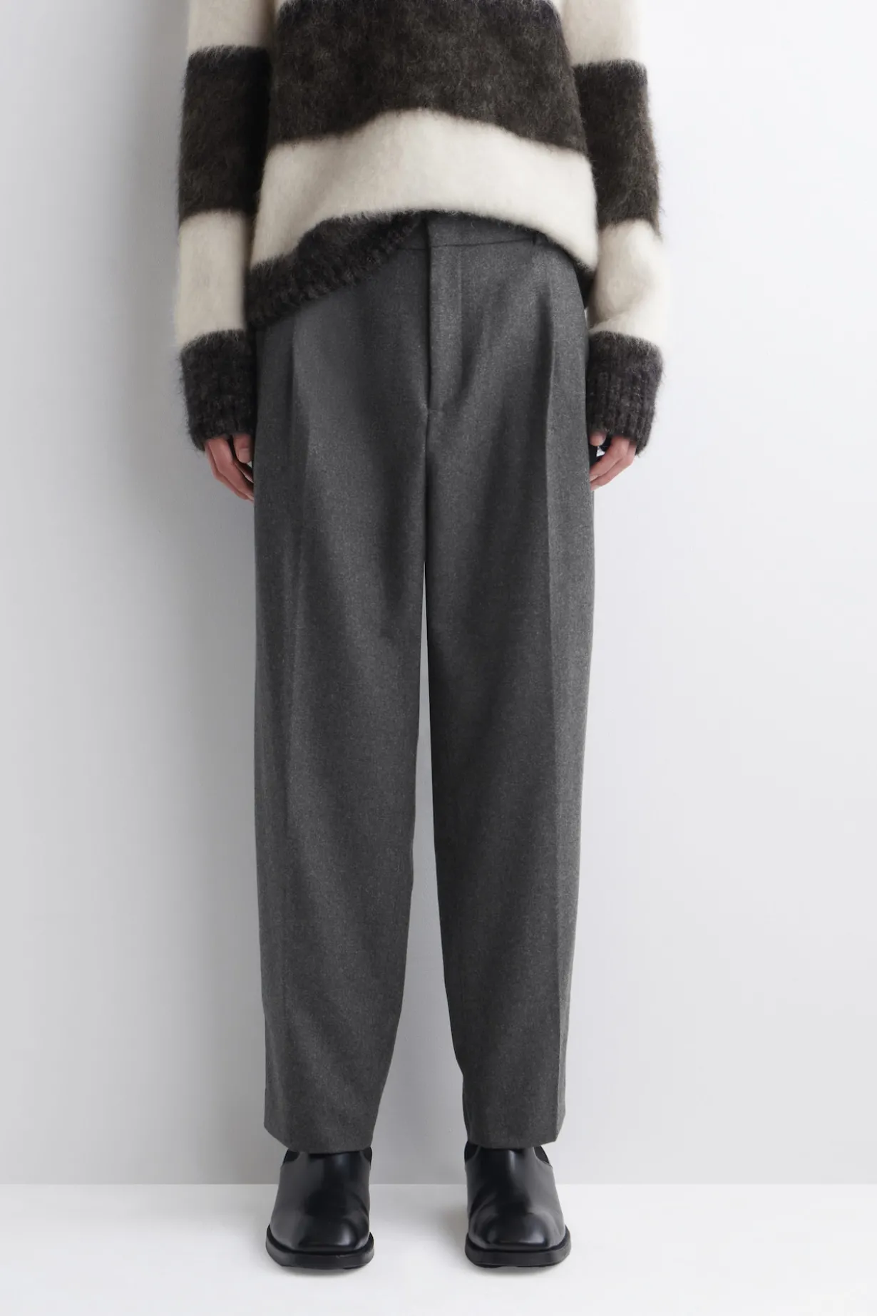 PLEATED WOOL RELAXED-FIT STRAIGHT-LEG TROUSERS