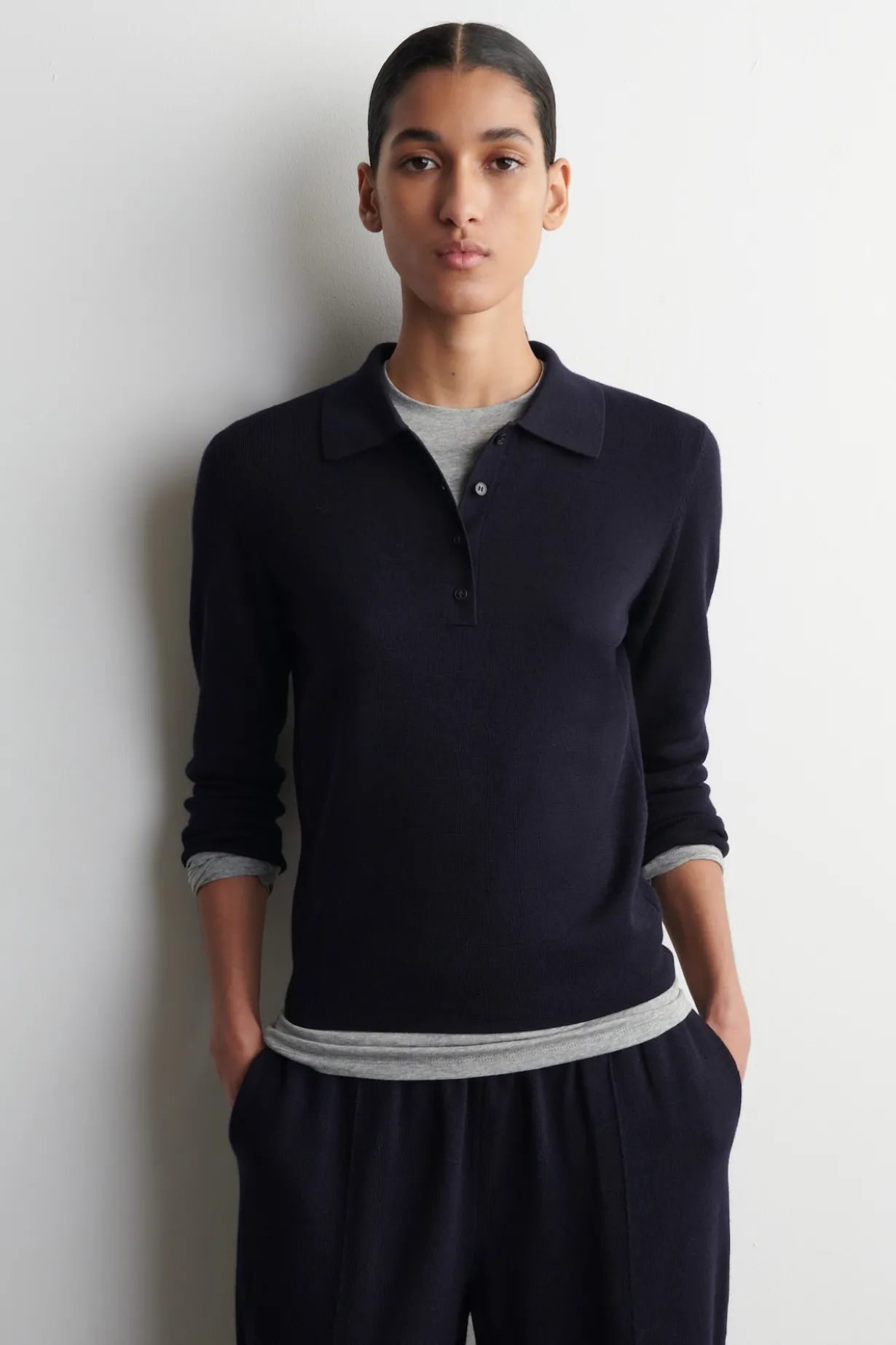 POLOSHIRT AUS MERINOWOLLE MIT VERKÜRZTEN ÄRMELN