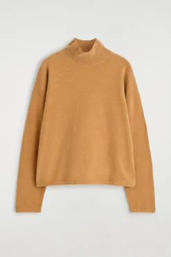PULLOVER AUS CHENILLE MIT TRICHTERKRAGEN