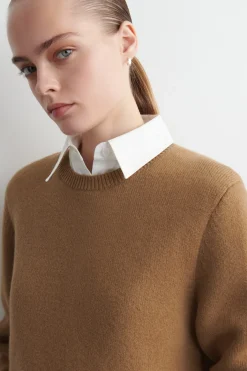 PULLOVER AUS MERINOWOLLE MIT RUNDHALSAUSSCHNITT