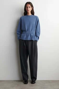 PULLOVER AUS MERINOWOLLE MIT GÜRTELDETAIL