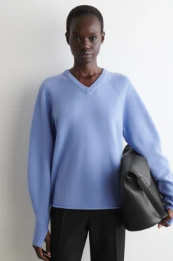 PULLOVER AUS MERINOWOLLE MIT V-AUSSCHNITT