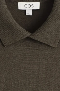 PULLOVER AUS MERINOWOLLE MIT KNÖPFEN AM KRAGEN