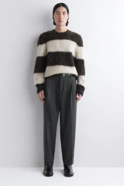 PULLOVER AUS MOHAIR MIT RUNDHALSAUSSCHNITT