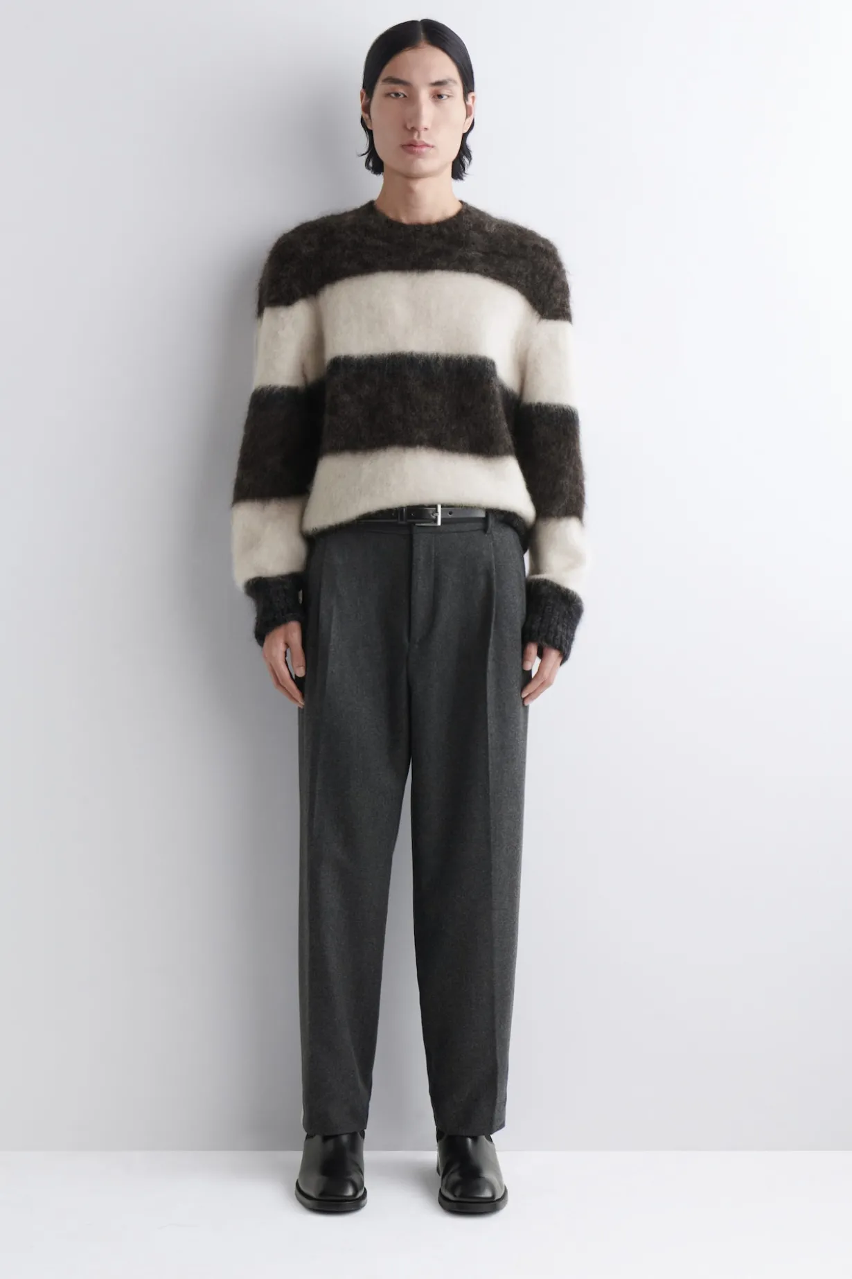 PULLOVER AUS MOHAIR MIT RUNDHALSAUSSCHNITT