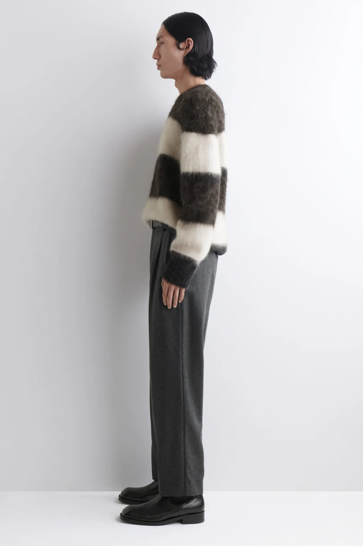 PULLOVER AUS MOHAIR MIT RUNDHALSAUSSCHNITT
