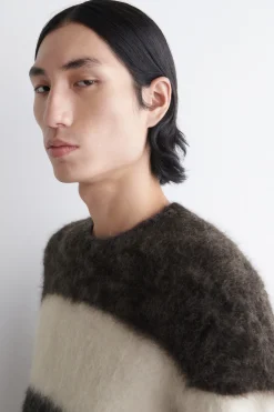 PULLOVER AUS MOHAIR MIT RUNDHALSAUSSCHNITT