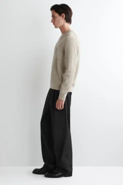 PULLOVER AUS WOLLE MIT RUNDHALSAUSSCHNITT