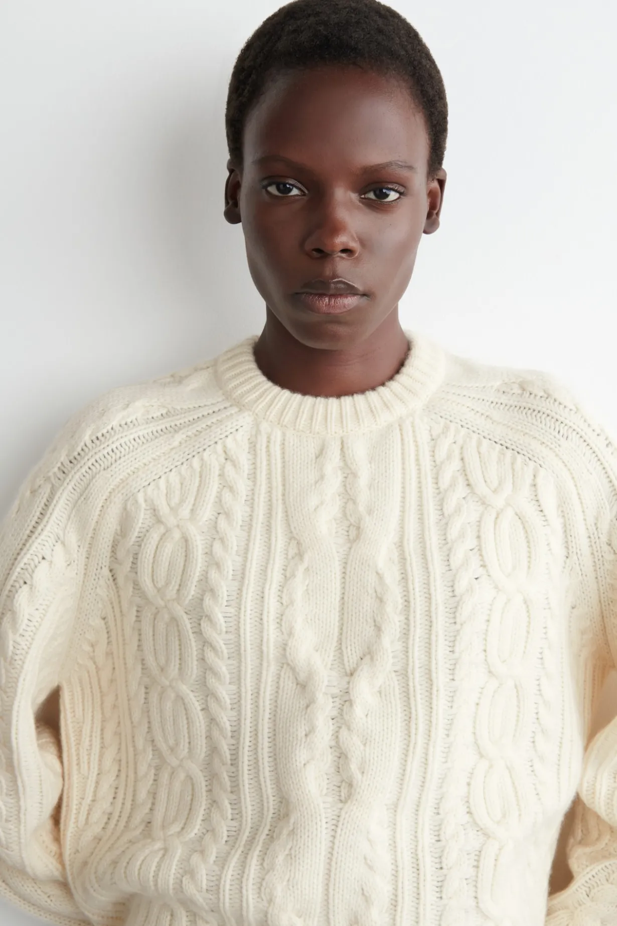 PULLOVER AUS WOLL-KASCHMIR-MIX MIT ZOPFMUSTER