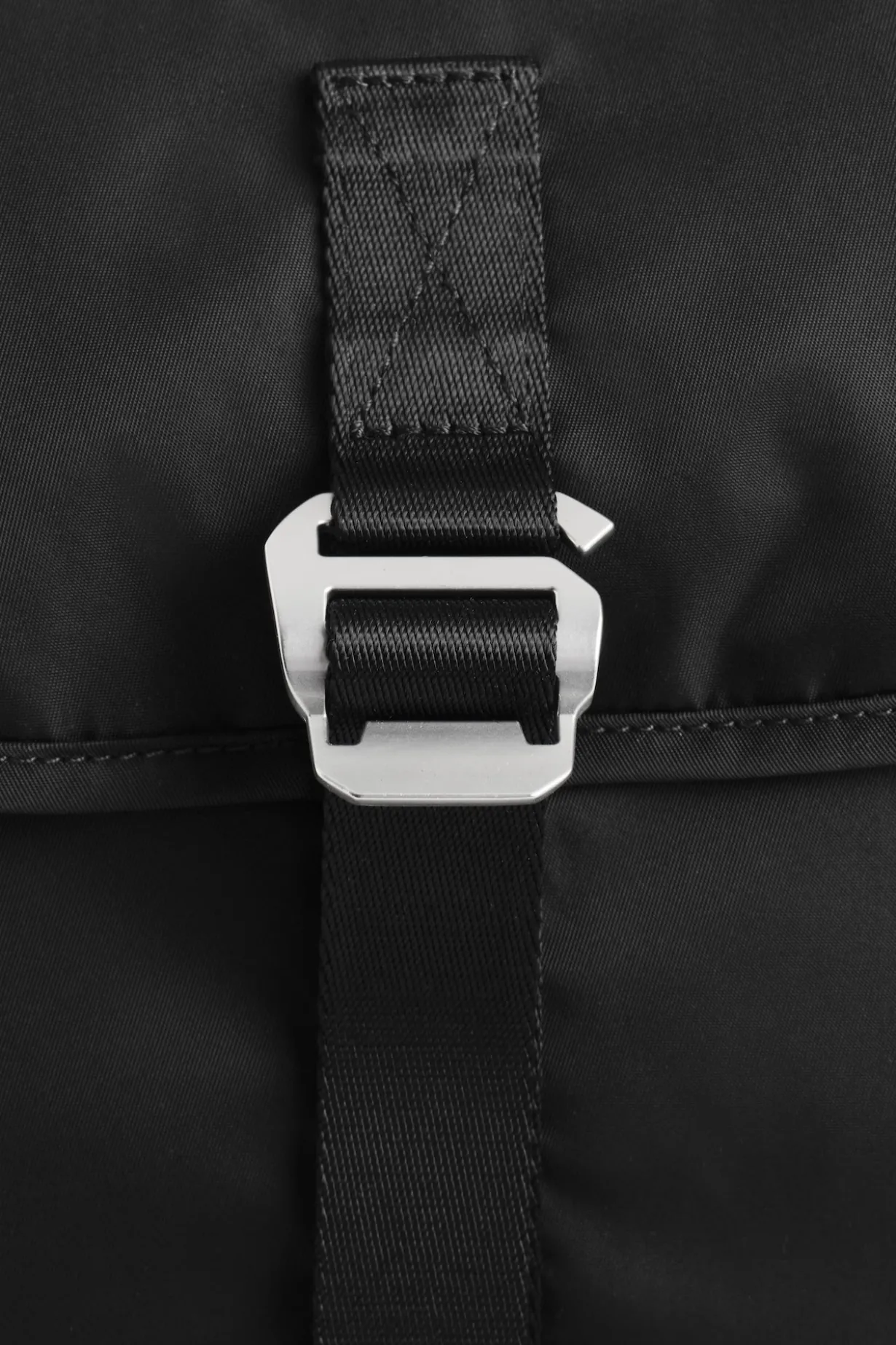 PURSUIT UMHÄNGETASCHE – NYLON