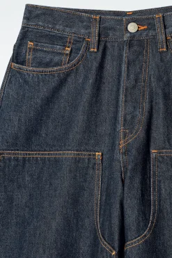 RAW-DENIM-HOSE MIT BARREL-BEIN IM WESTERNSTIL