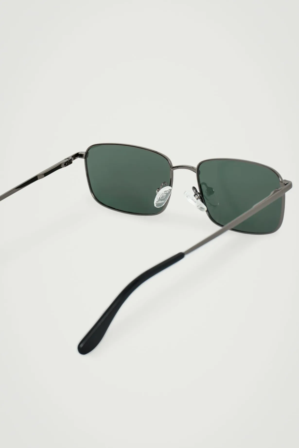 RECHTECKIGE SONNENBRILLE MIT DRAHTGESTELL