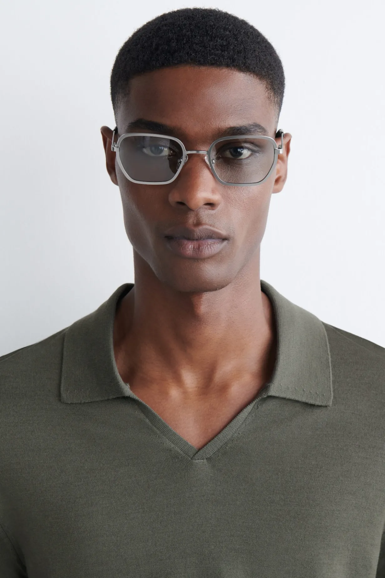 RECHTECKIGE SONNENBRILLE MIT METALLGESTELL