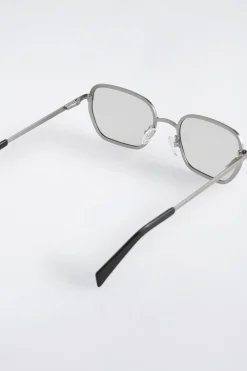RECHTECKIGE SONNENBRILLE MIT METALLGESTELL