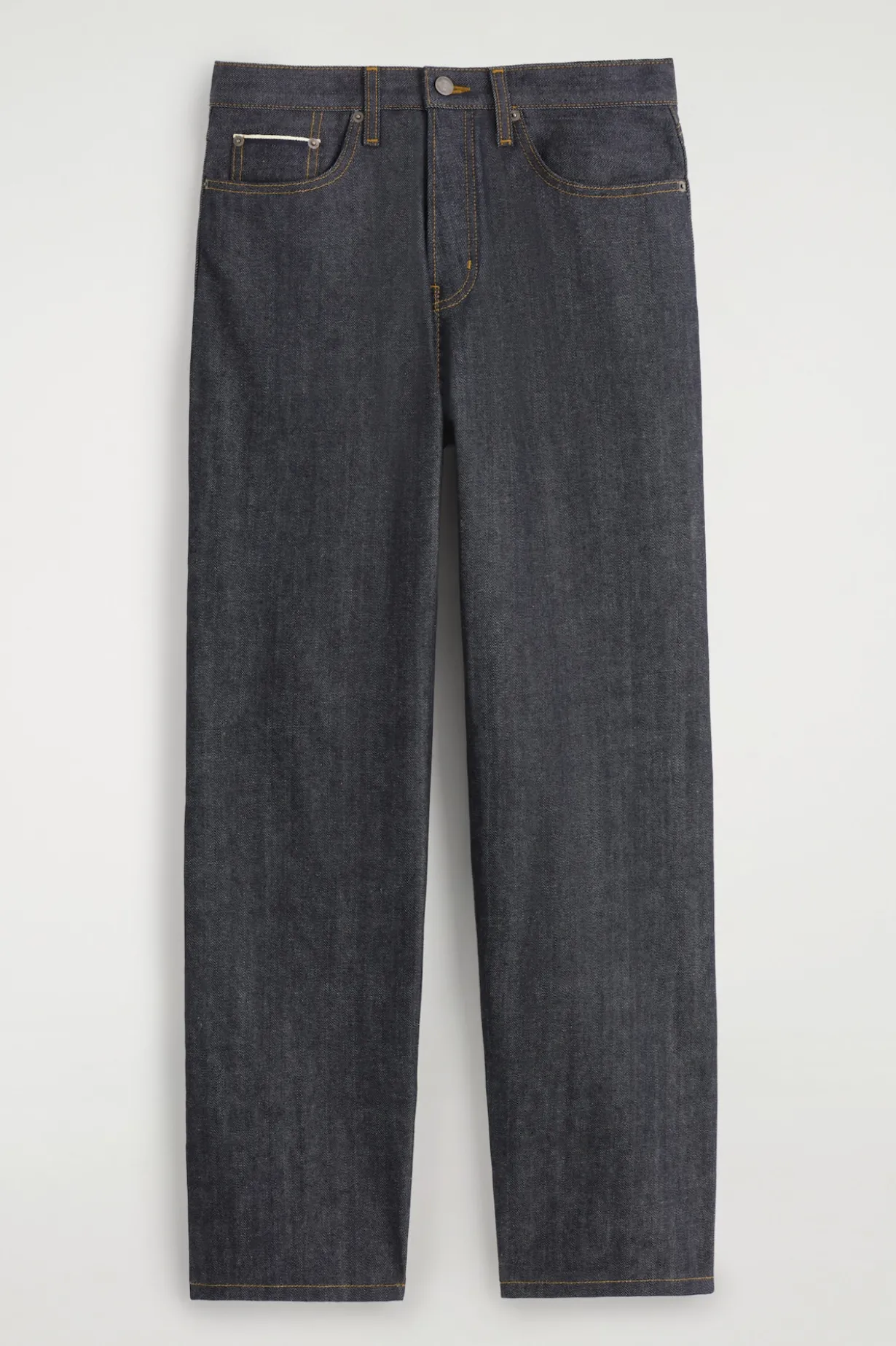 RIDER LOCKERE, GERADE SELVEDGE-JEANS AUS RAW DENIM