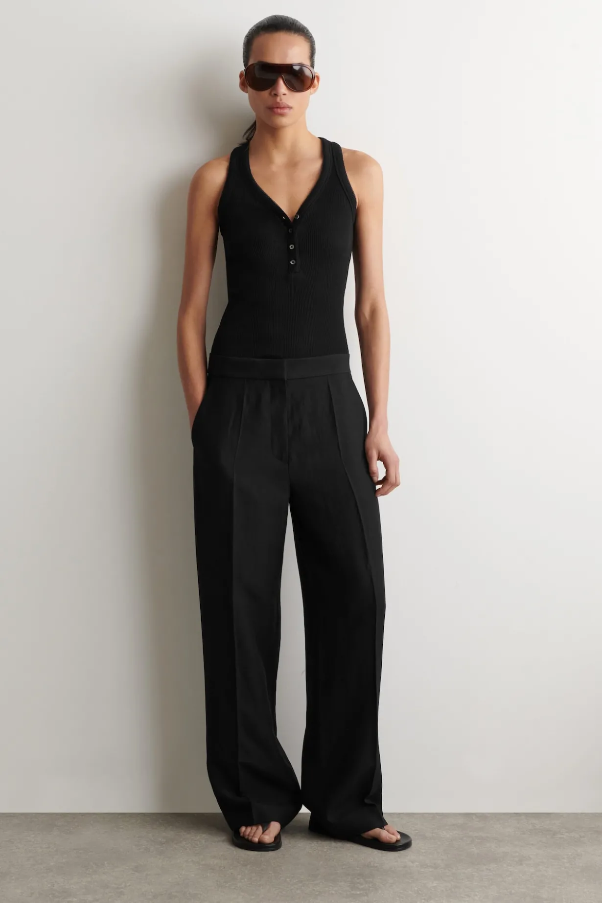 RIPPSTRICK-TANKTOP MIT HENLEY-AUSSCHNITT