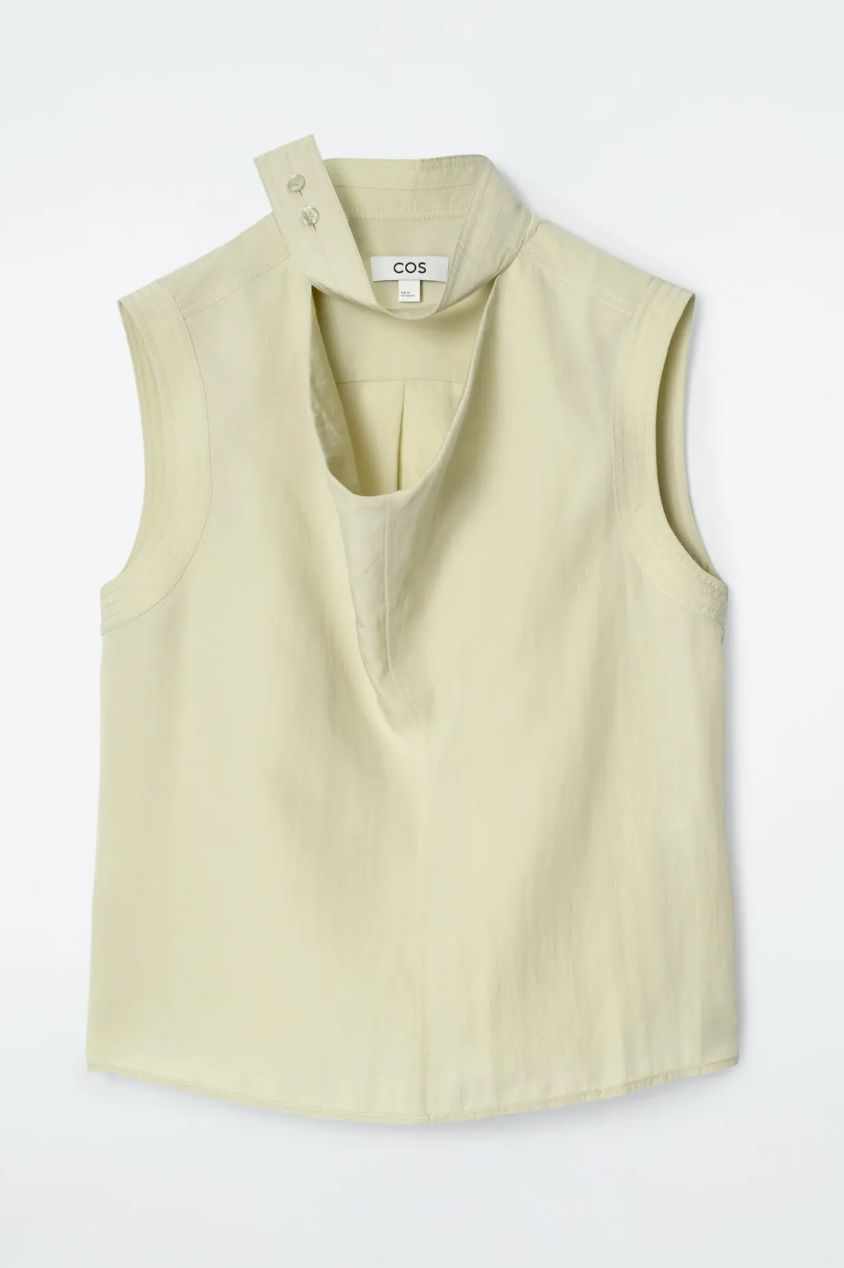 ÄRMELLOSE BLUSE MIT CUT-OUT AM WASSERFALLKRAGEN