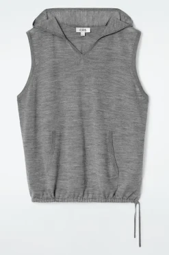 ÄRMELLOSER KAPUZENPULLOVER AUS MERINOWOLLE
