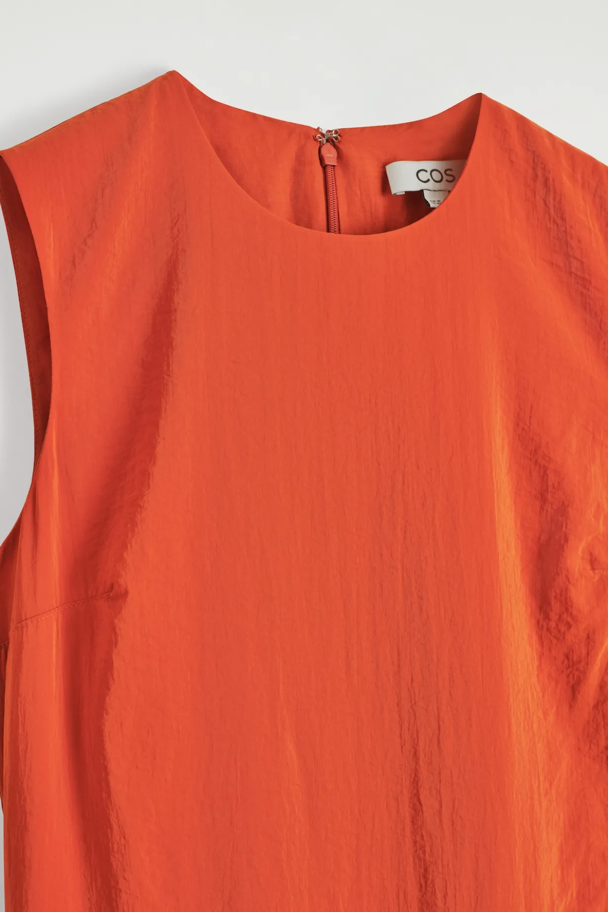 ÄRMELLOSES MIDIKLEID MIT BUBBLE-SAUM