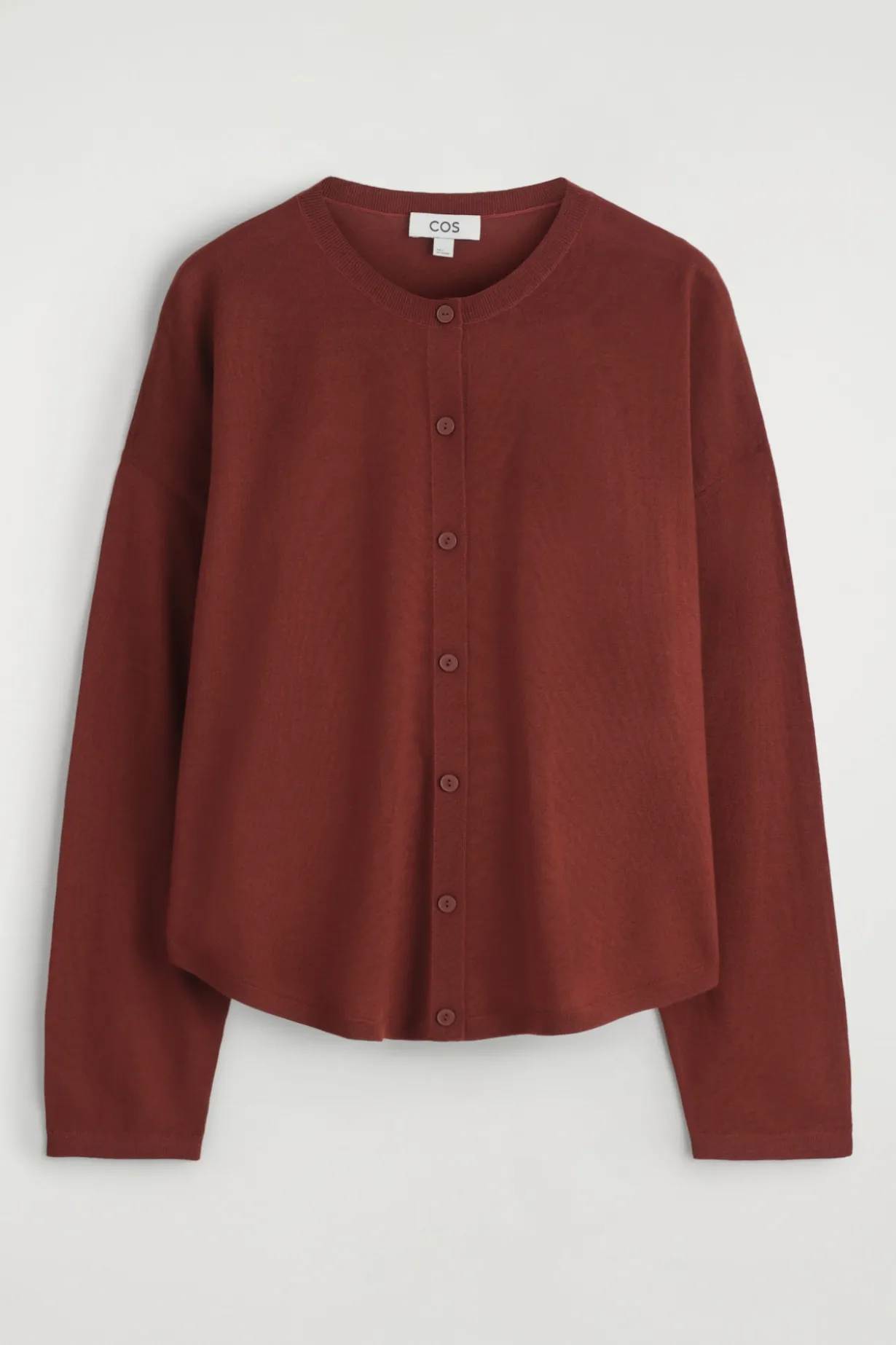 RUND GESCHNITTENE STRICKJACKE AUS MERINOWOLLE
