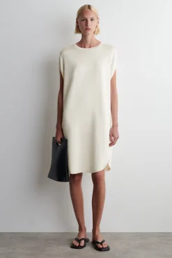 RUND GESCHNITTENES STRICKKLEID