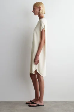 RUND GESCHNITTENES STRICKKLEID
