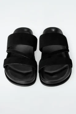 SANDALEN AUS VELOURSLEDER MIT MEHREREN RIEMEN