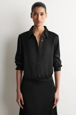 SATINHEMD MIT BUTTON-DOWN-KRAGEN