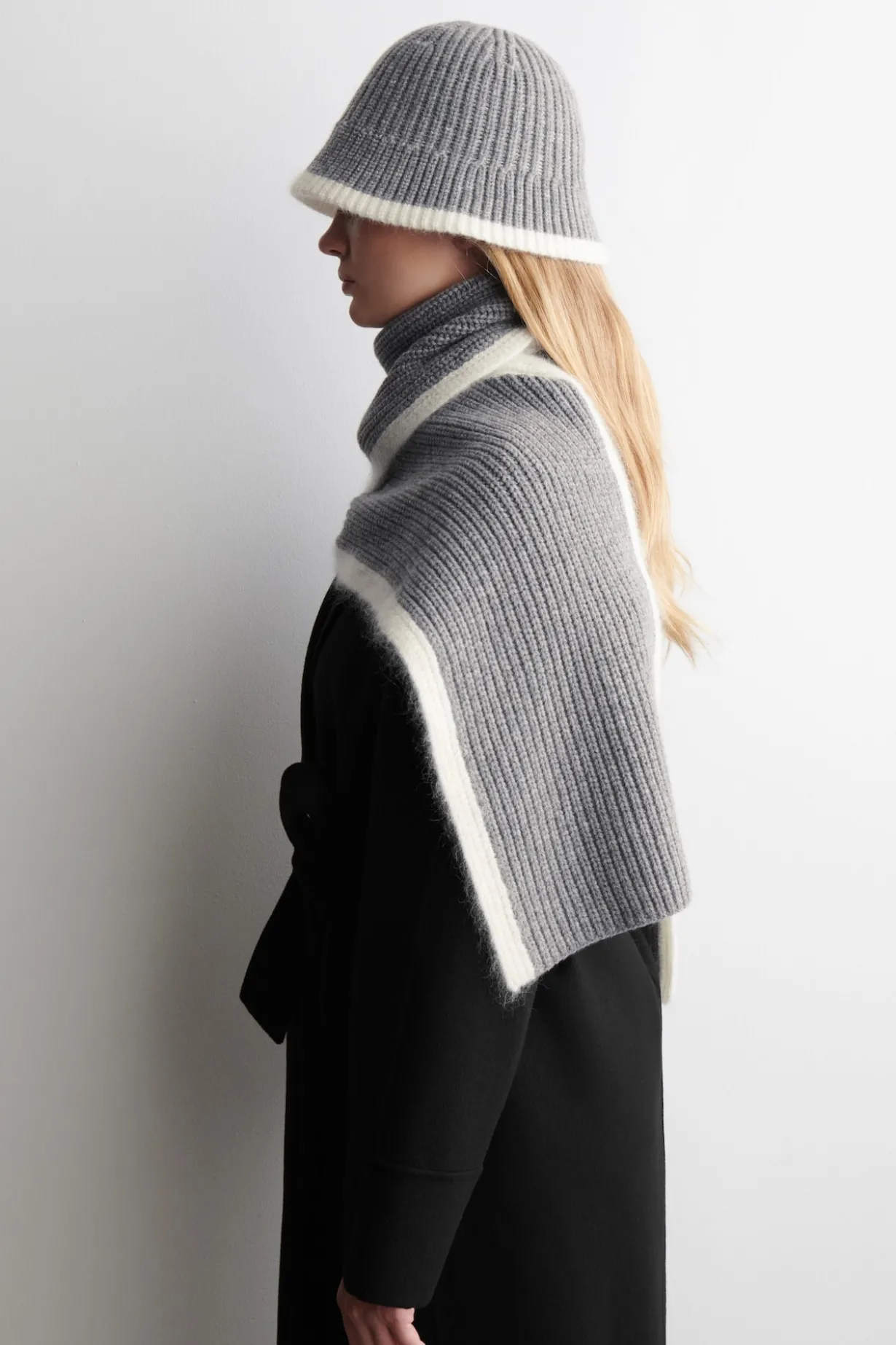 SCHAL AUS WOLL-MOHAIR-MIX