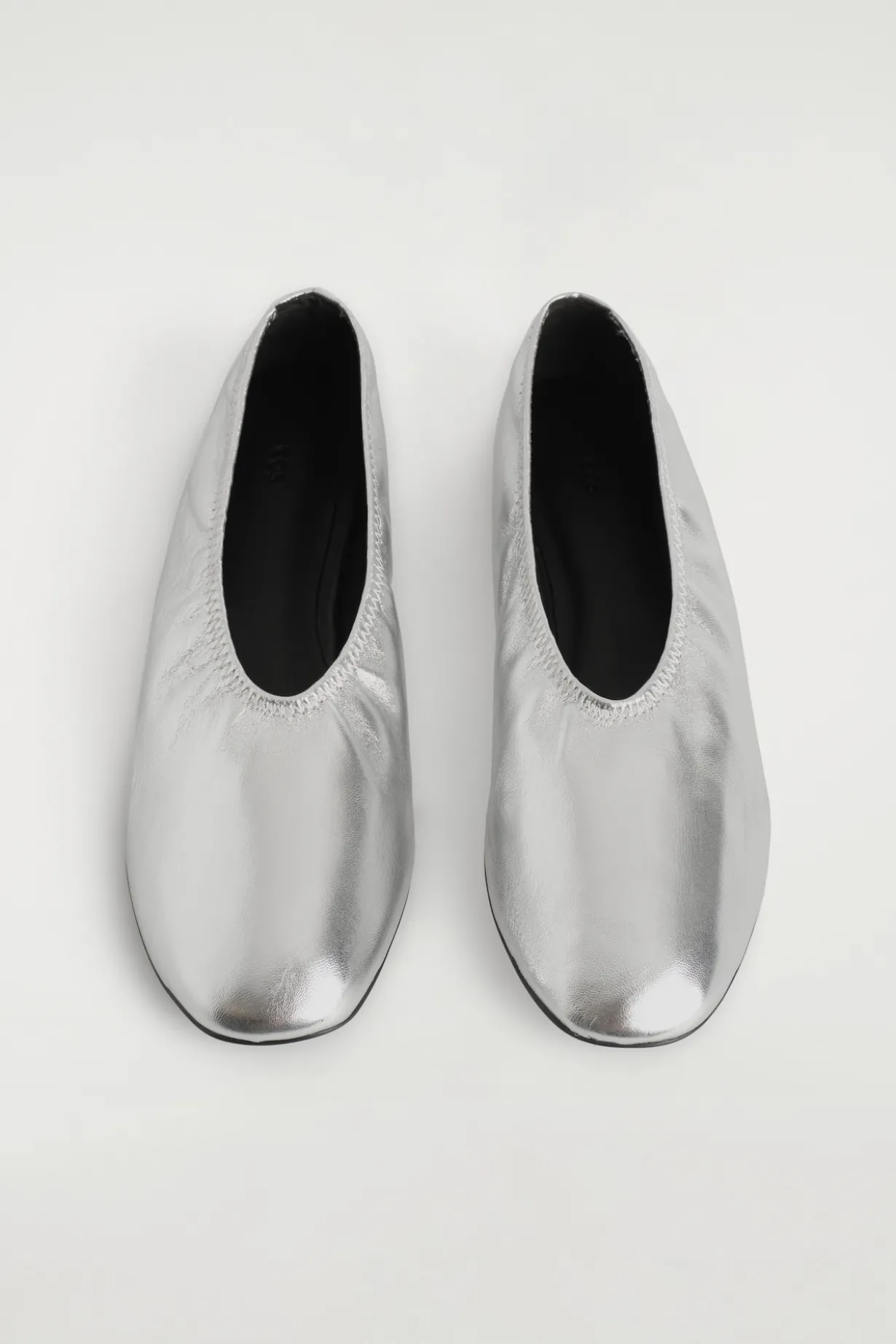 SCHLICHTE BALLERINAS AUS LEDER