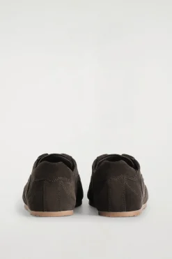 SCHLICHTE SNEAKERS AUS PONYHAARLEDER