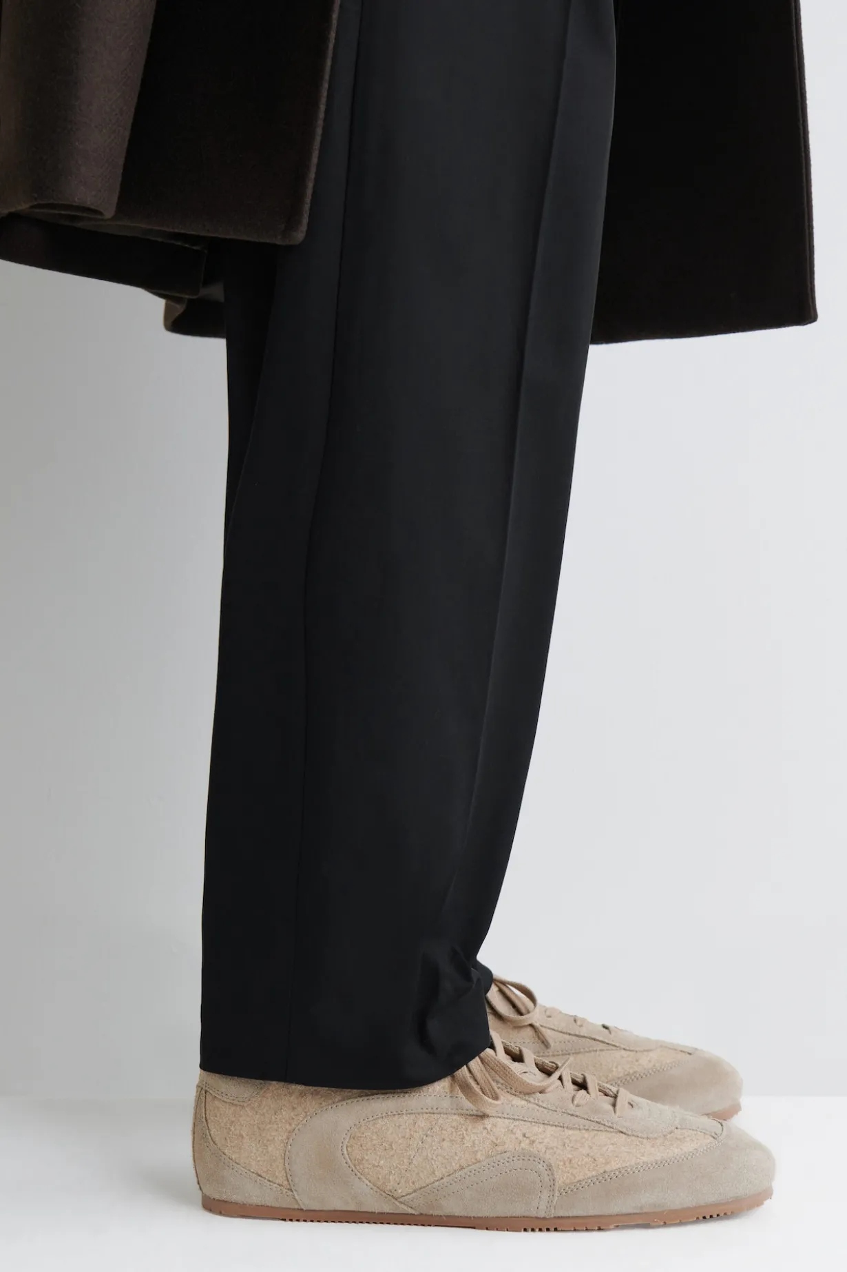 SCHLICHTE SNEAKERS AUS VELOURSLEDER