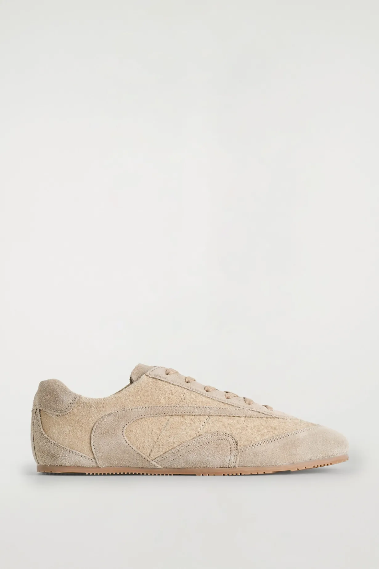 SCHLICHTE SNEAKERS AUS VELOURSLEDER