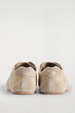SCHLICHTE SNEAKERS AUS VELOURSLEDER