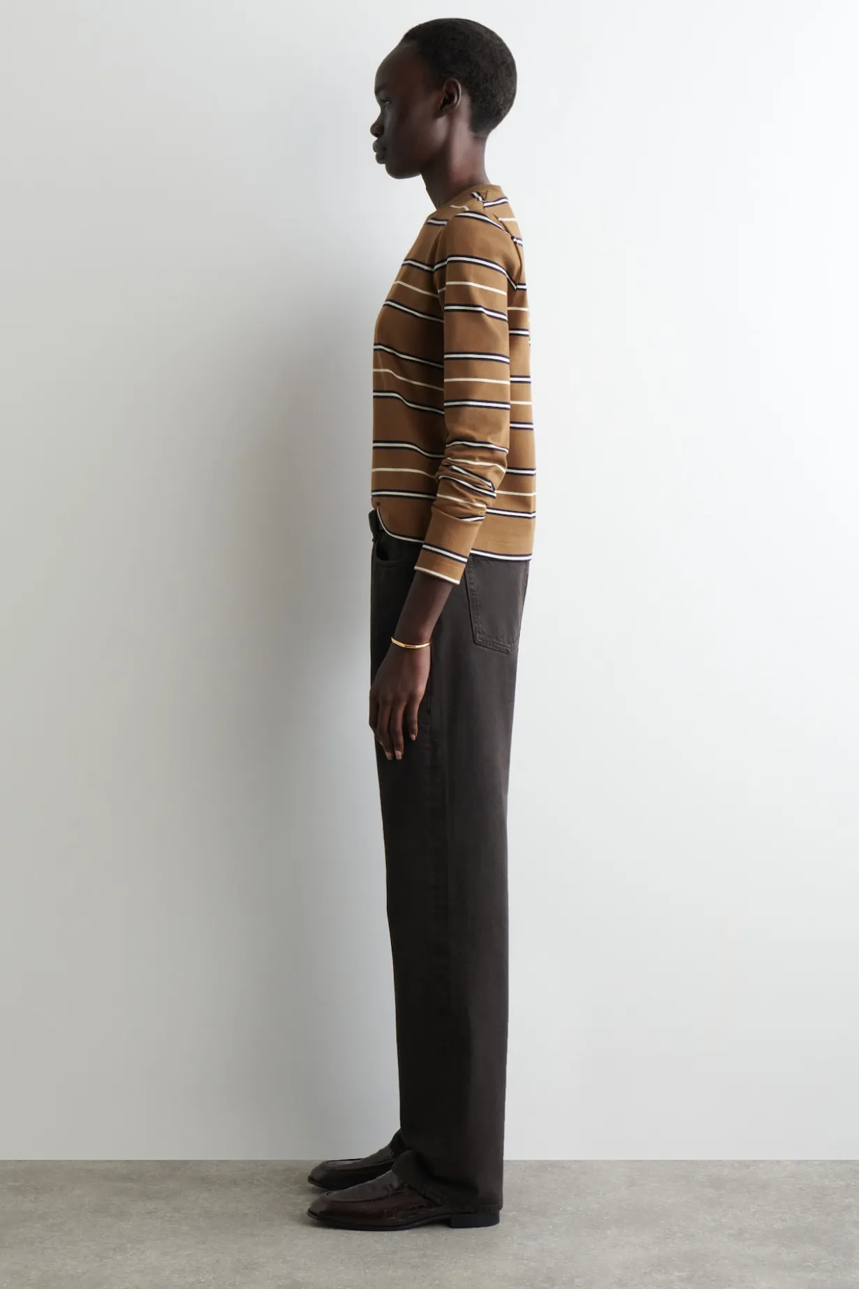 SCHLICHTES LANGARMSHIRT MIT NORMALER PASSFORM