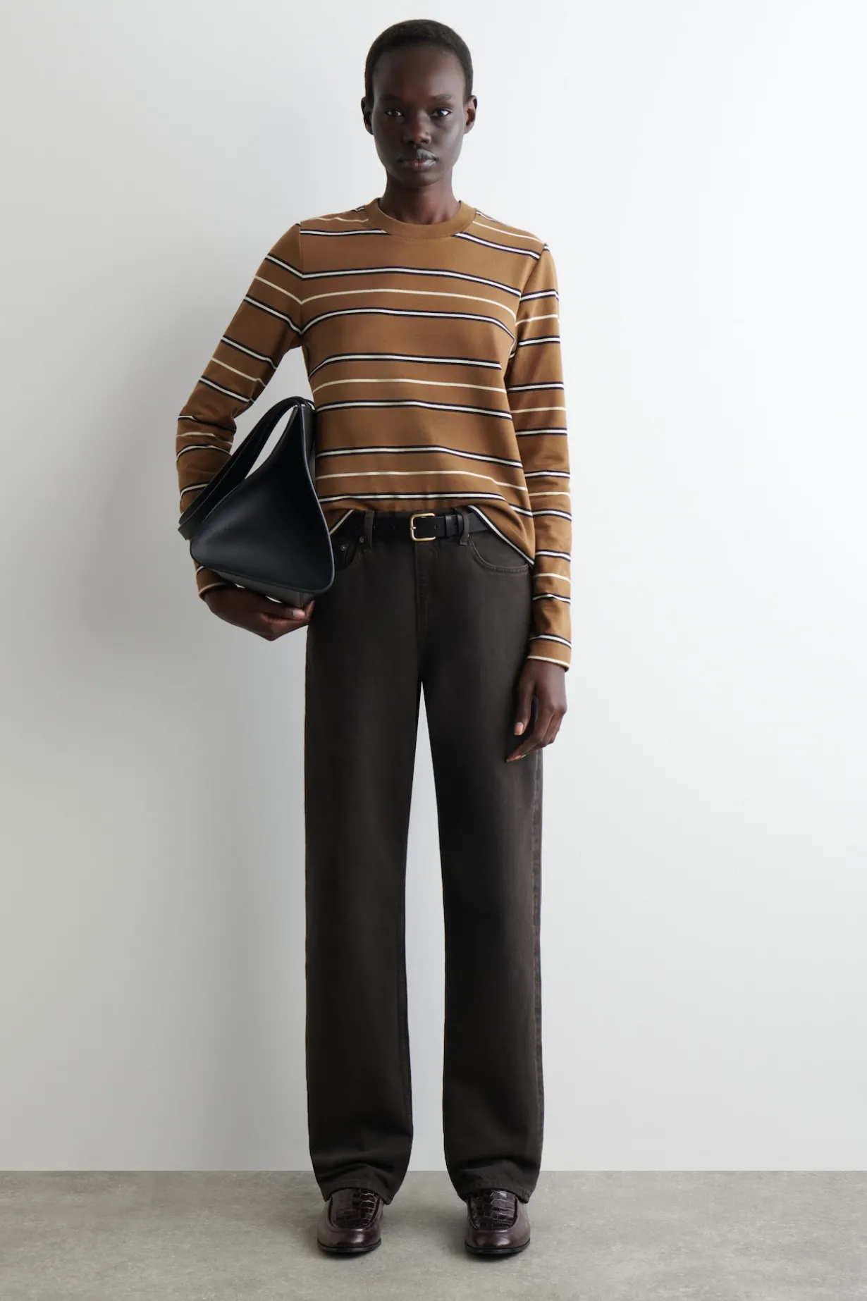 SCHLICHTES LANGARMSHIRT MIT NORMALER PASSFORM