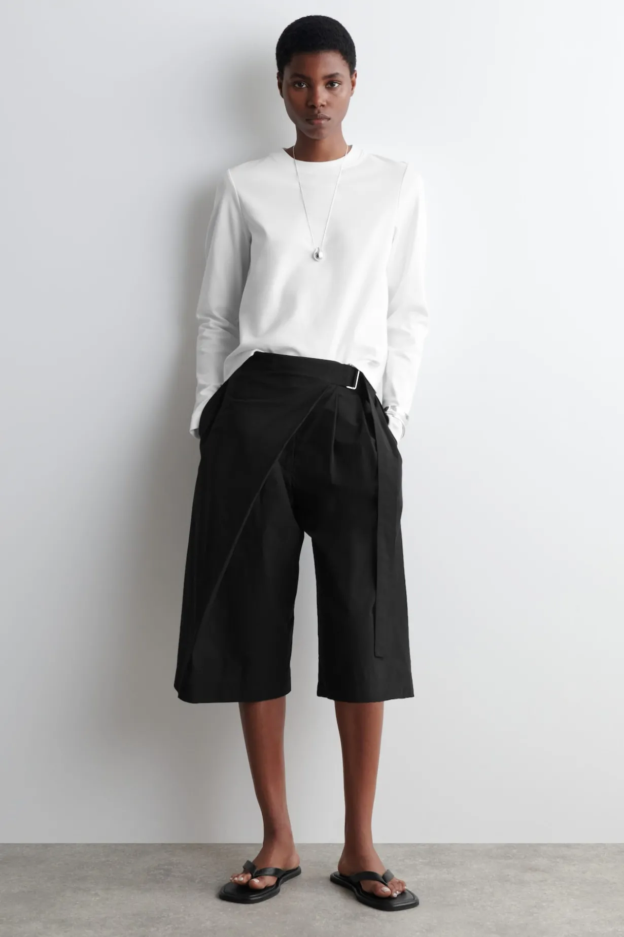 SCHLICHTES LANGARMSHIRT MIT NORMALER PASSFORM