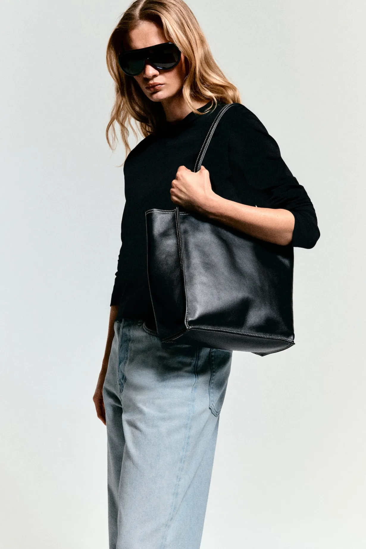 SCHLICHTES LANGARMSHIRT MIT NORMALER PASSFORM