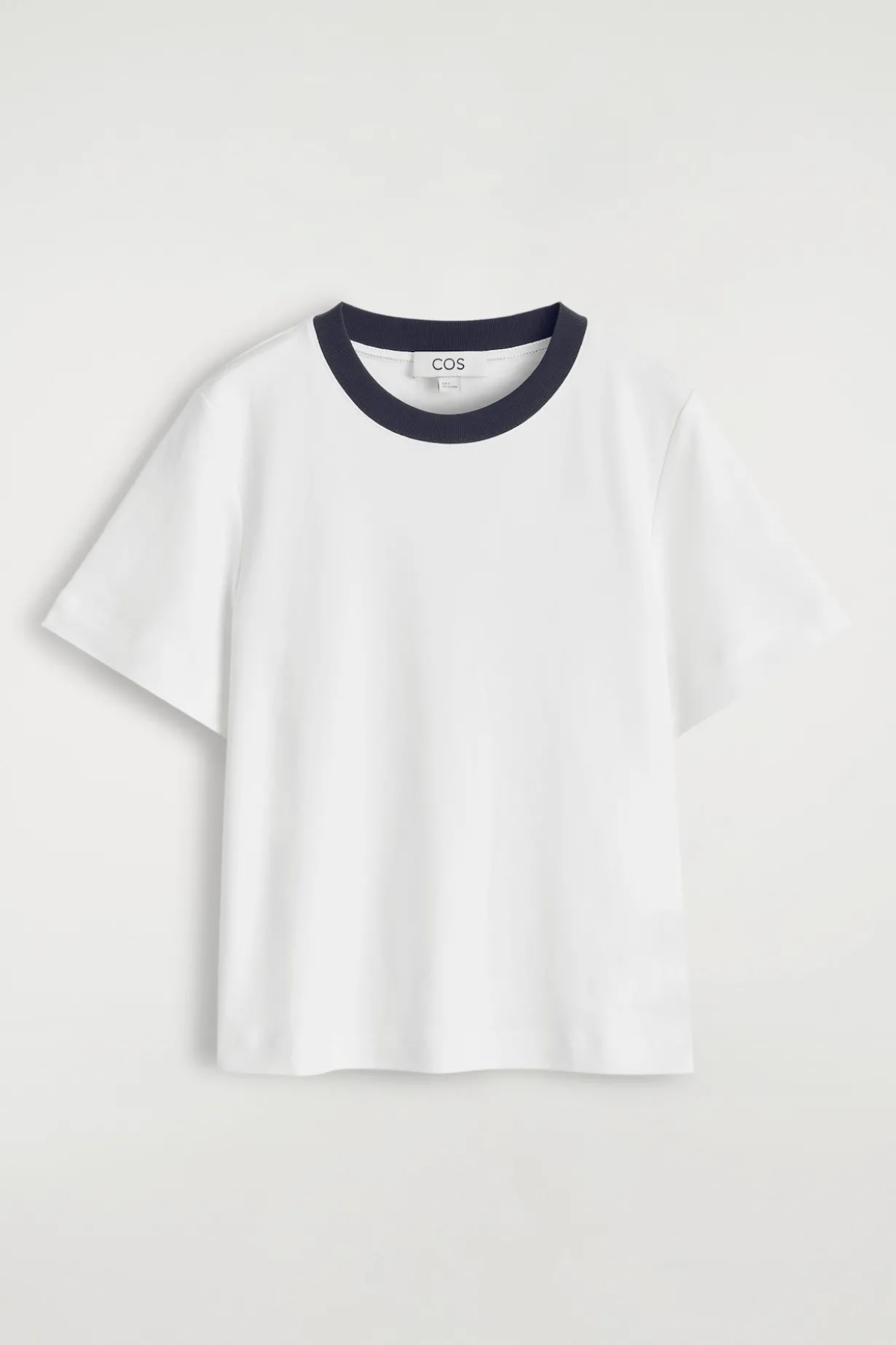 SCHLICHTES T-SHIRT MIT NORMALER PASSFORM