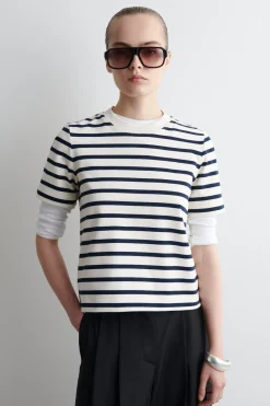 SCHLICHTES T-SHIRT MIT NORMALER PASSFORM