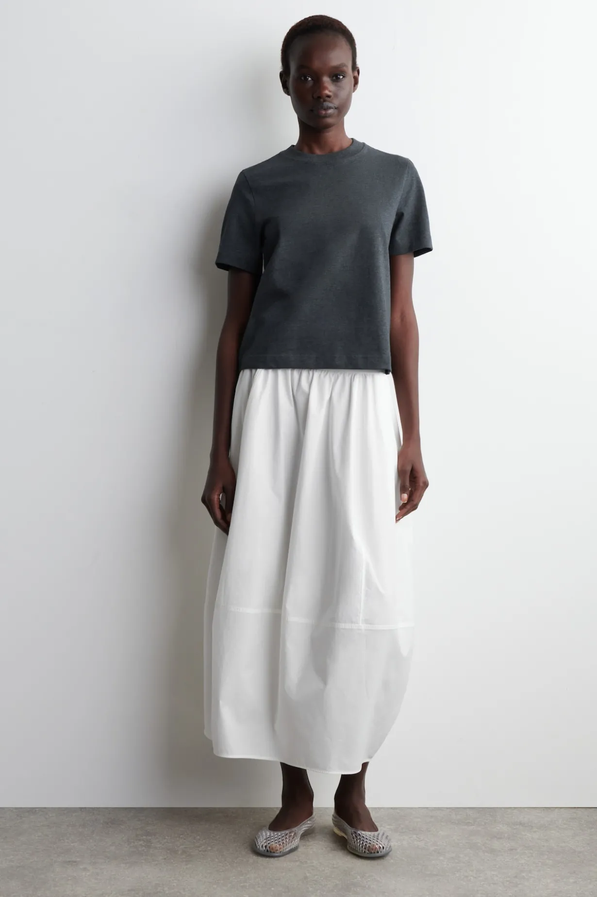 SCHLICHTES T-SHIRT MIT NORMALER PASSFORM