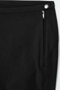 SCHMAL GESCHNITTENE CAPRIHOSE