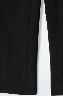 SCHMAL GESCHNITTENE CAPRIHOSE