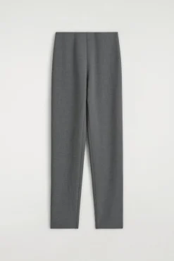 SCHMAL GESCHNITTENE HOSE MIT GERADEM BEIN