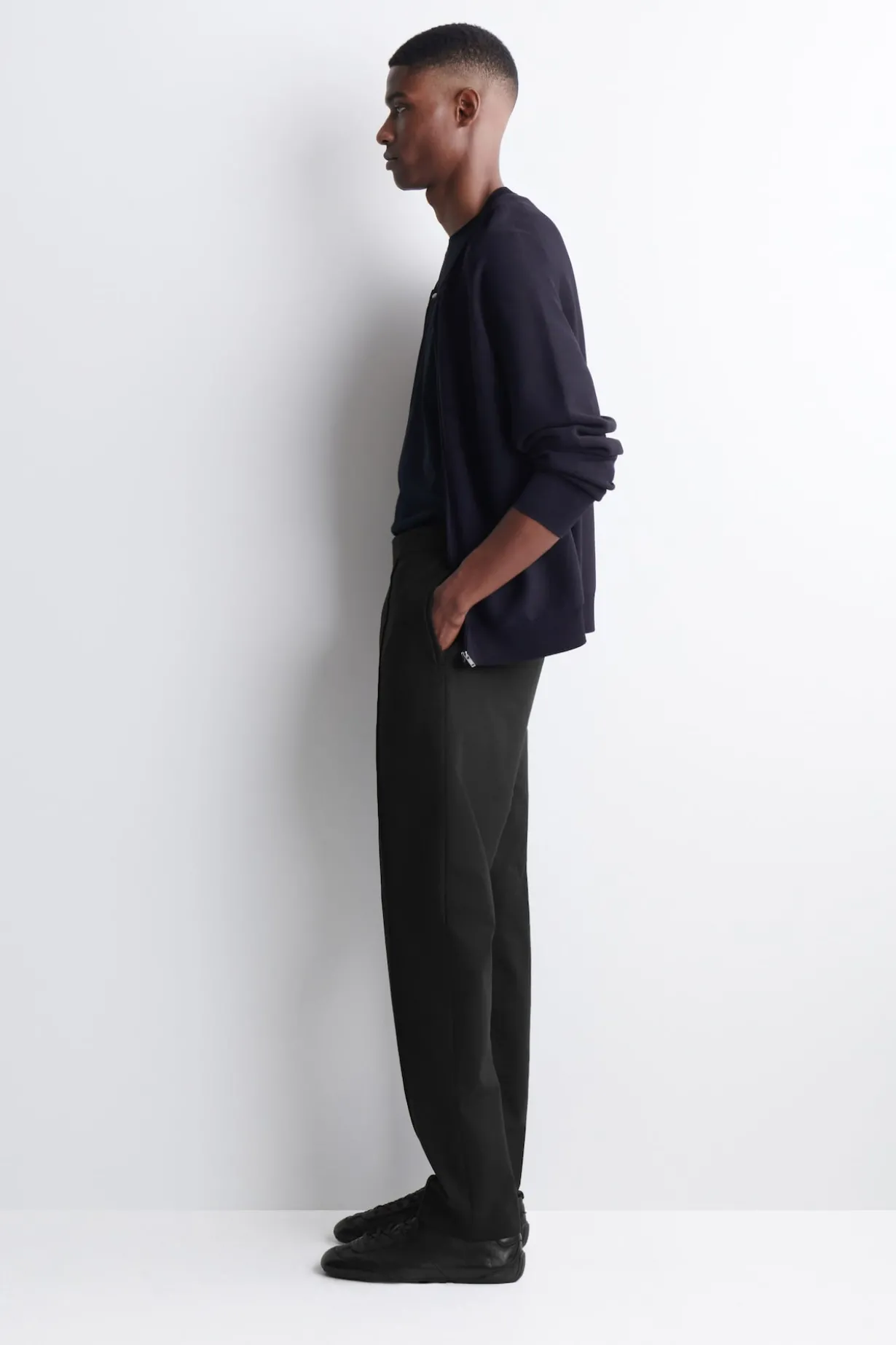 SCHMAL GESCHNITTENE JERSEY-HOSE MIT GERADEM BEIN